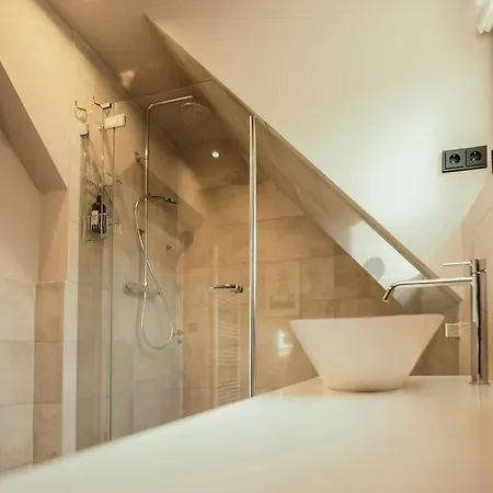 Renovated Semi-detached House With Garden Views Ferienhaus